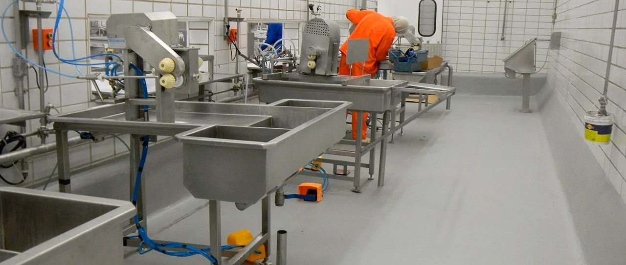 Pisos Industriais para Indústria Alimentícia: Como garantir conformidade sanitária e alta durabilidade